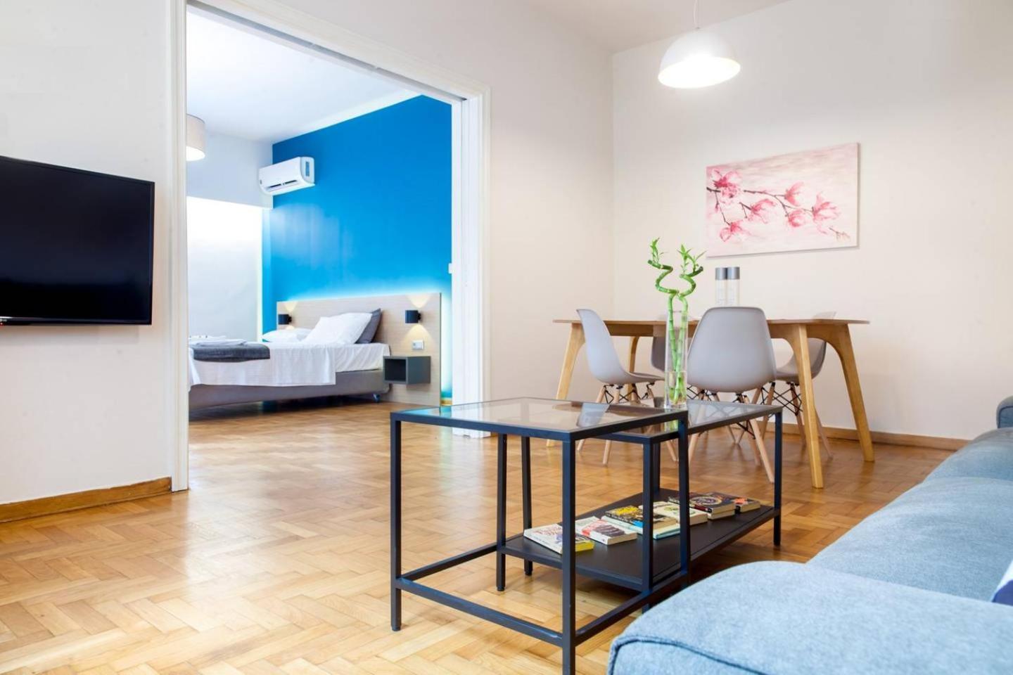 אתונה Toni'S 2Bd Home In Centre, 15 Sec To Metro מראה חיצוני תמונה