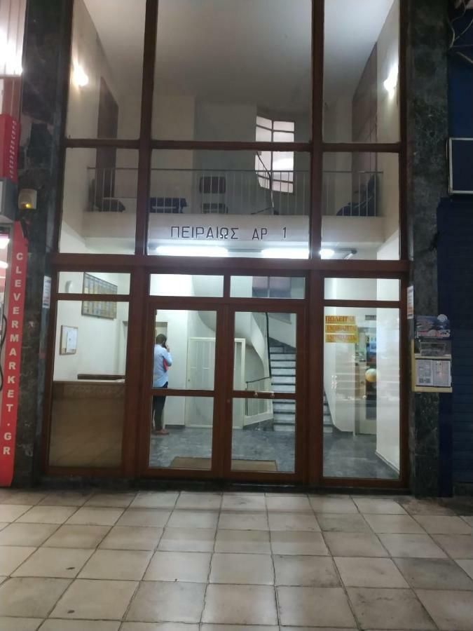 אתונה Toni'S 2Bd Home In Centre, 15 Sec To Metro מראה חיצוני תמונה